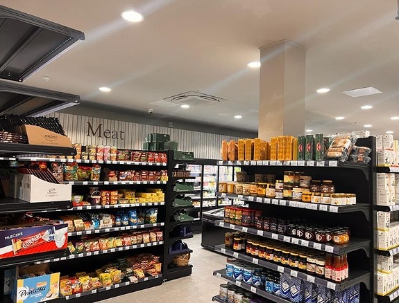 Supermarkets & Grocery Stores Supermarkets & Grocery Stores