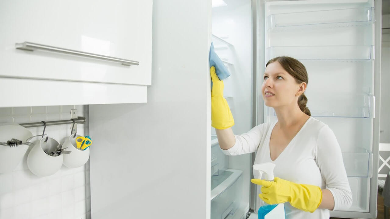 what Is the best way to defrost a freezer uk